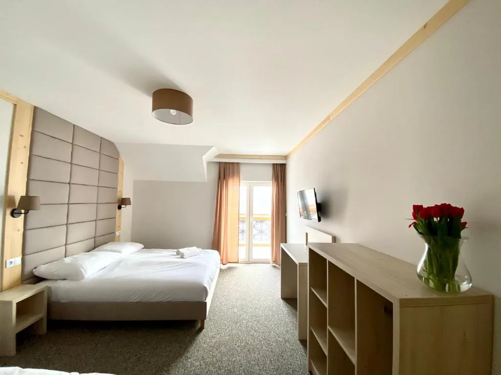 Pokój Trzyosobowy z balkonem - Zdjęcie 4