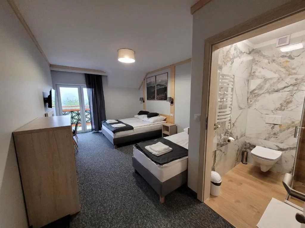 Pokój Trzyosobowy z balkonem - Zdjęcie 7